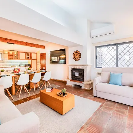 Vila Holiday Home In Albufeira With Private Pool
