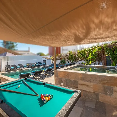 Holiday Home In Albufeira With Private Pool فيلة البوفيرا