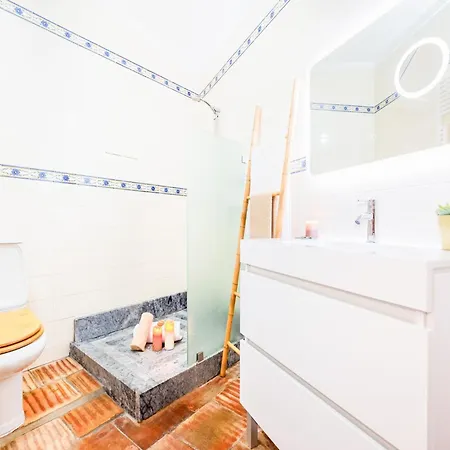 Holiday Home In Albufeira With Private Pool البوفيرا