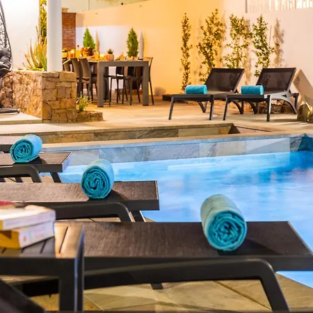 Holiday Home In Albufeira With Private Pool * البوفيرا